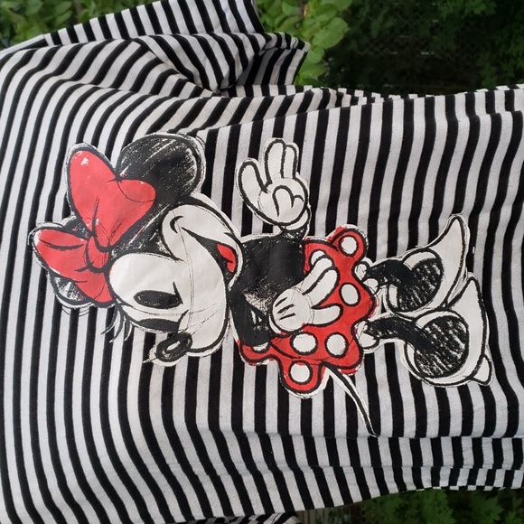 Women's Disney shirt featuring Minnie mouse - Picture 2 of 3
